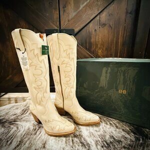 BUCK & BRANA SAMIRA IVORY TALL BOOTS SZ 7.5 NWT